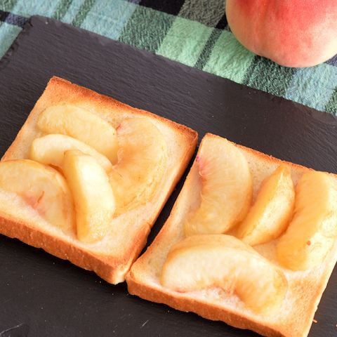 桃のトースト